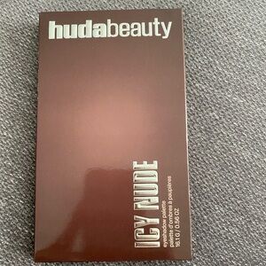 Huda Beauty Icy nude eye shadow  pallet